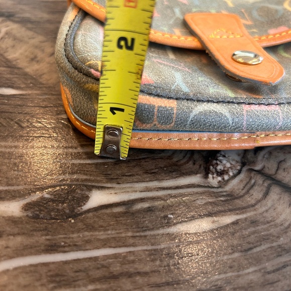 Dooney & Bourke wristlet wallet in perfect condition! - Picture 9 of 9